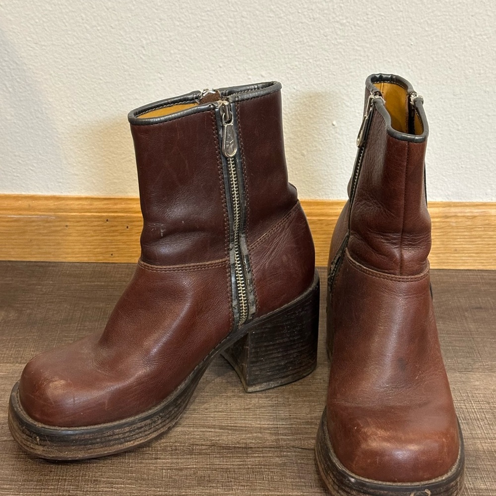 Frye Vintage Villager Brown Leather Platform Heeled Boots